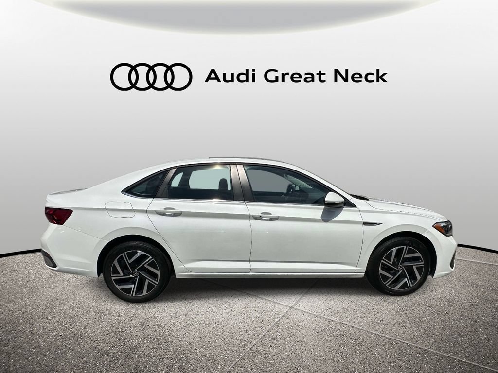 Used 2022 Volkswagen Jetta SEL FWD image 20