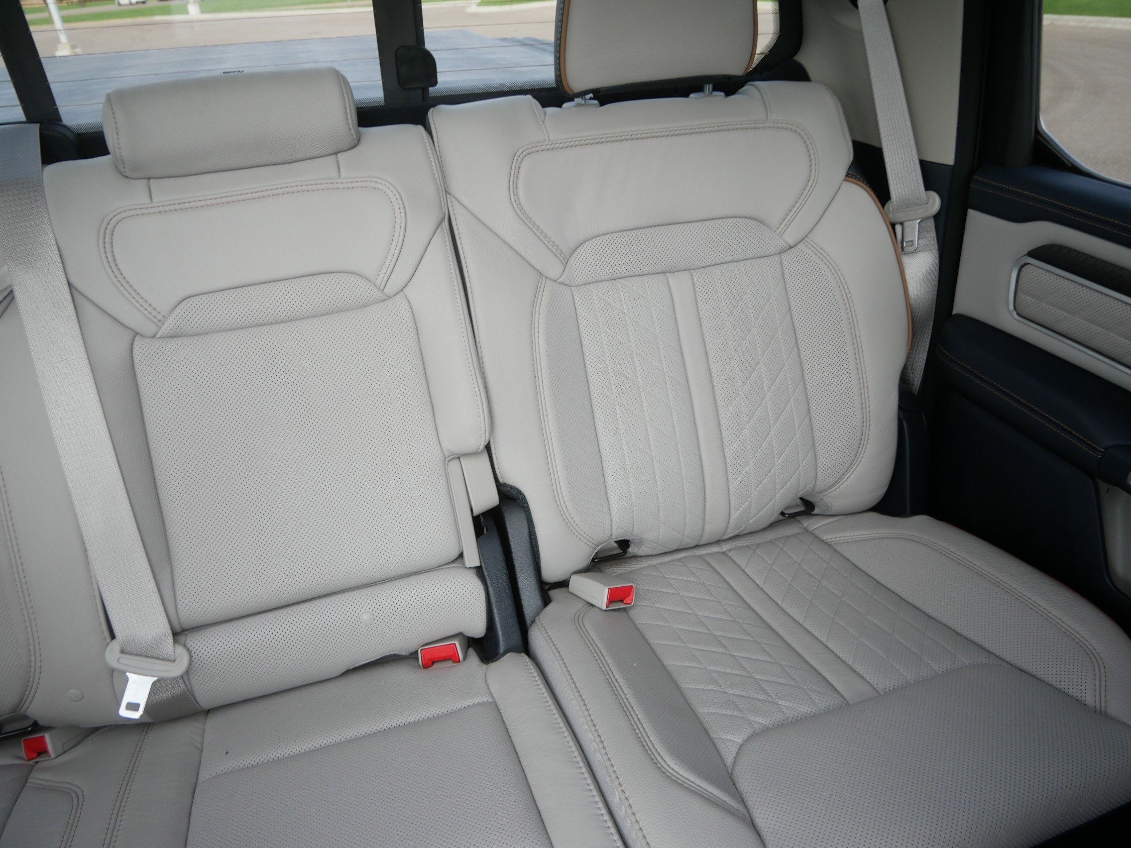 Used 2025 RAM 1500 Tungsten AWD/4WD image 14