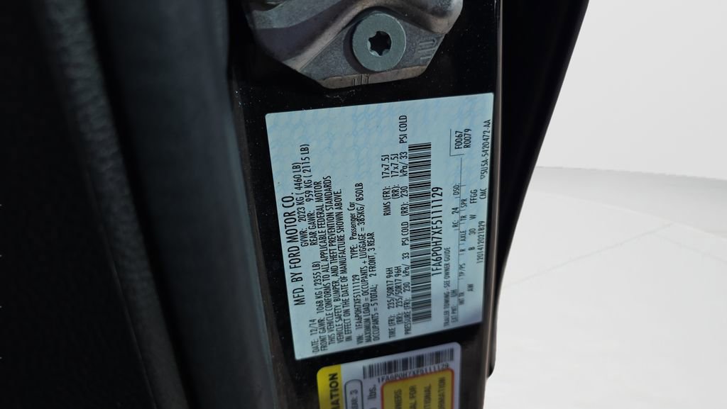 Used 2015 Ford Fusion SE FWD image 27