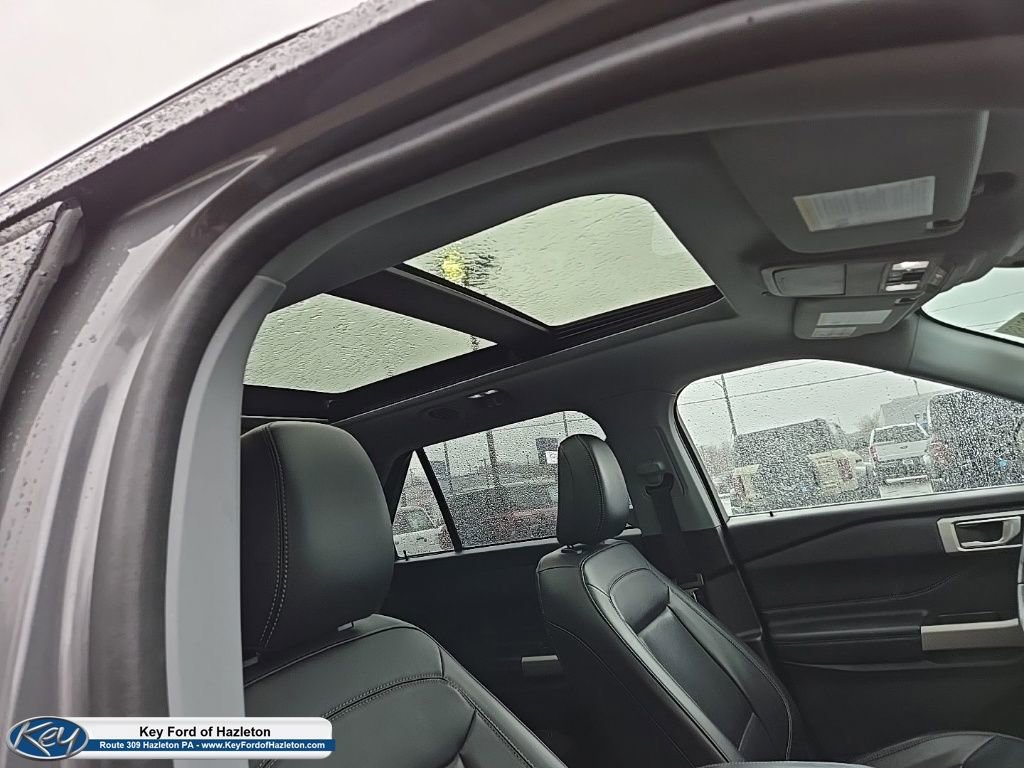 Used 2023 Ford Explorer XLT w/ Equipment Group 202A image 28