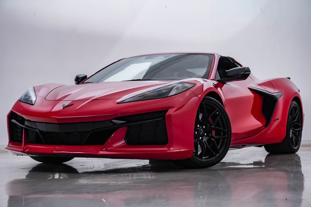 Used 2025 Chevrolet Corvette Z06 image 1