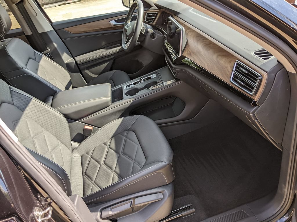 Certified 2024 Volkswagen Atlas SE FWD image 21