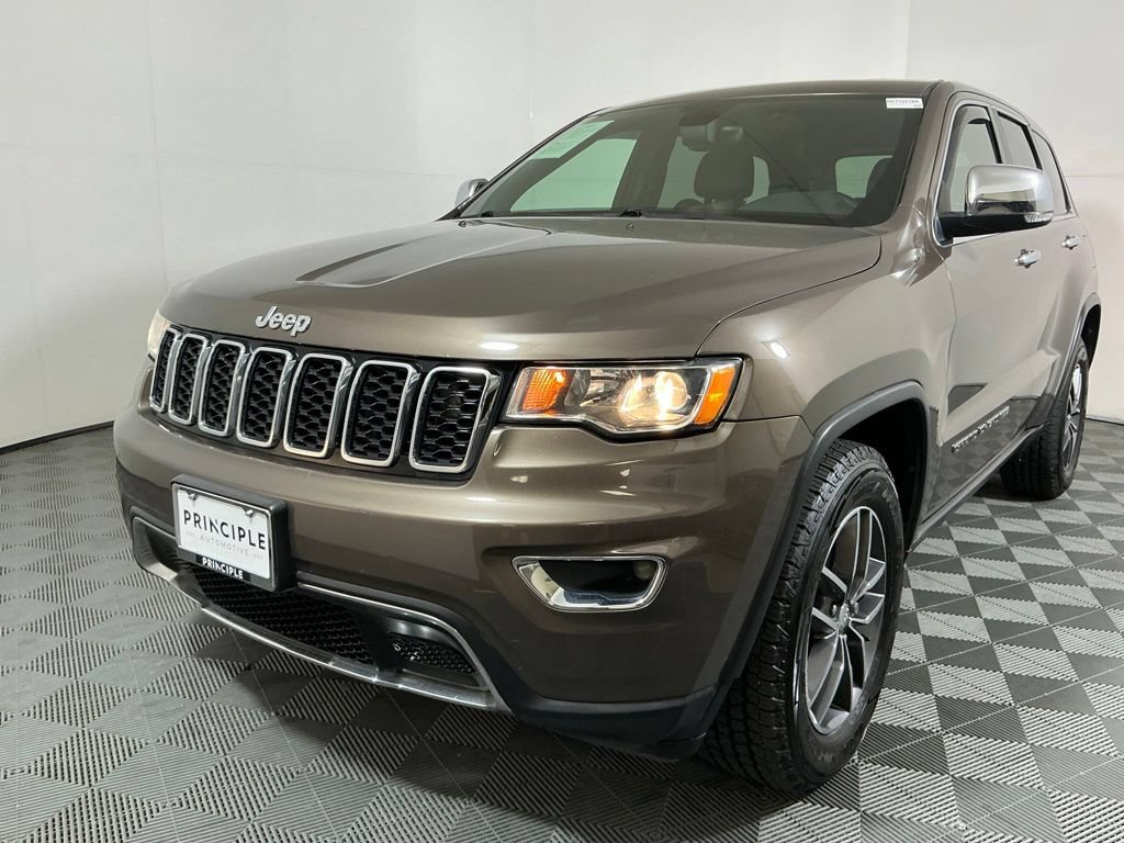 Used 2017 Jeep Grand Cherokee Limited AWD/4WD image 2
