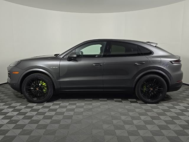 Certified 2025 Porsche Cayenne E-Hybrid Coupe image 2