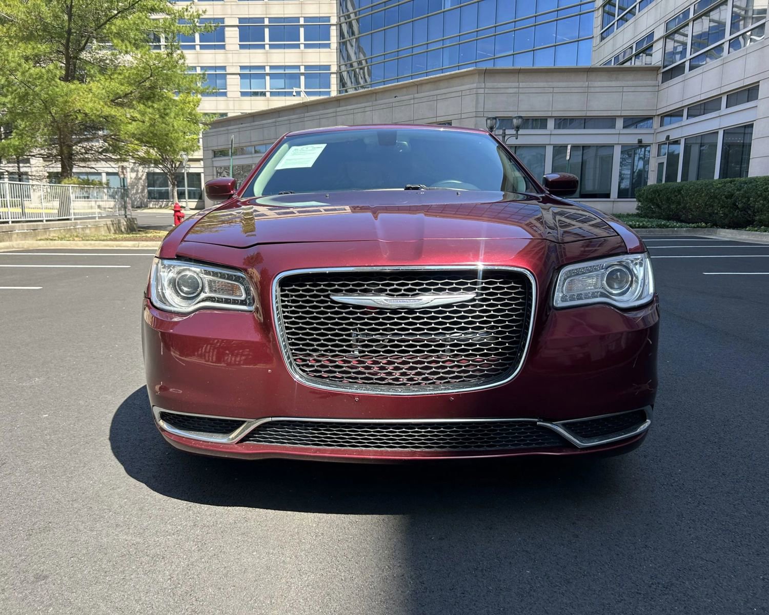 Used 2016 Chrysler 300 Limited RWD image 2