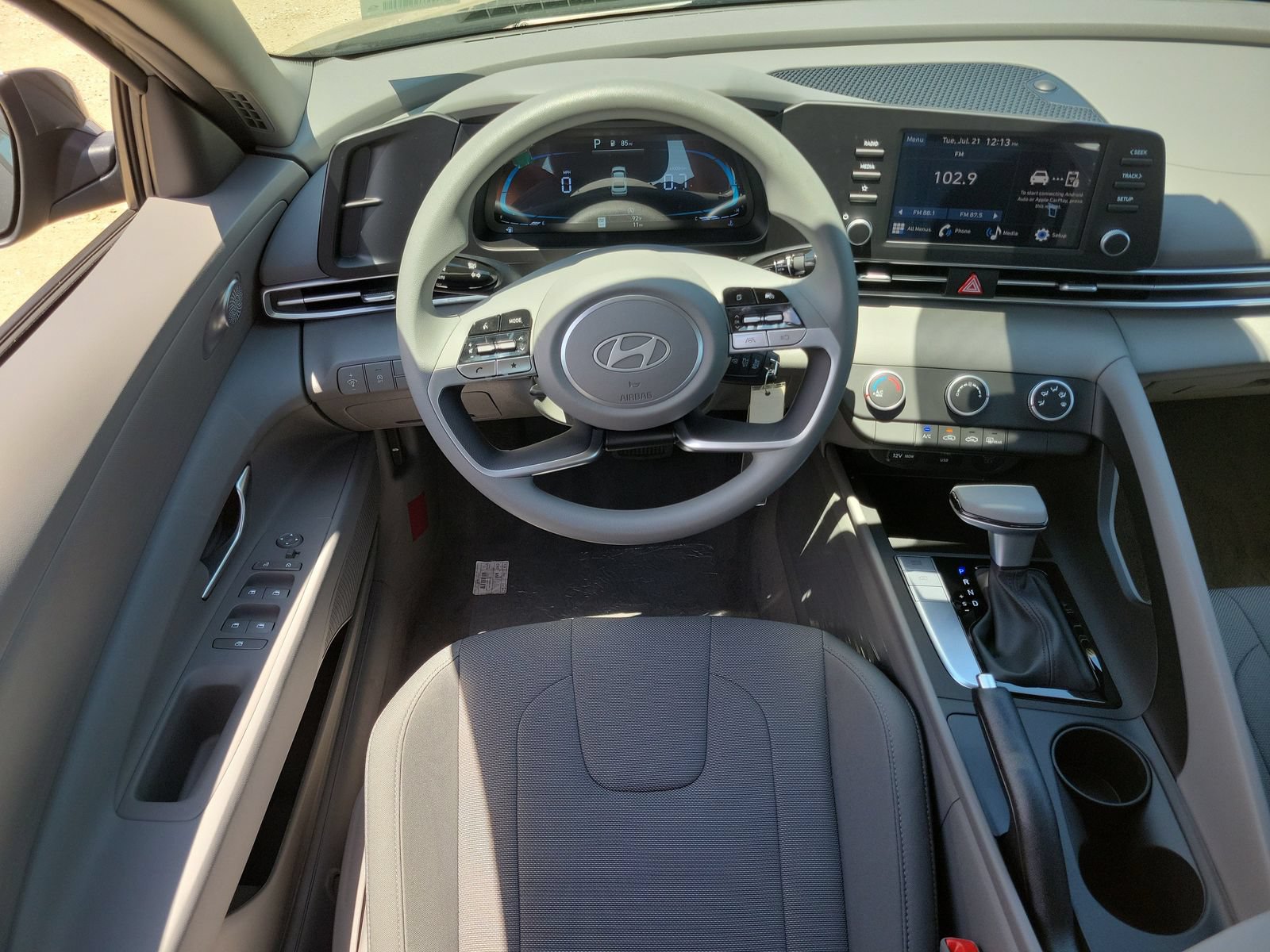 New 2026 Hyundai Elantra SE FWD image 7
