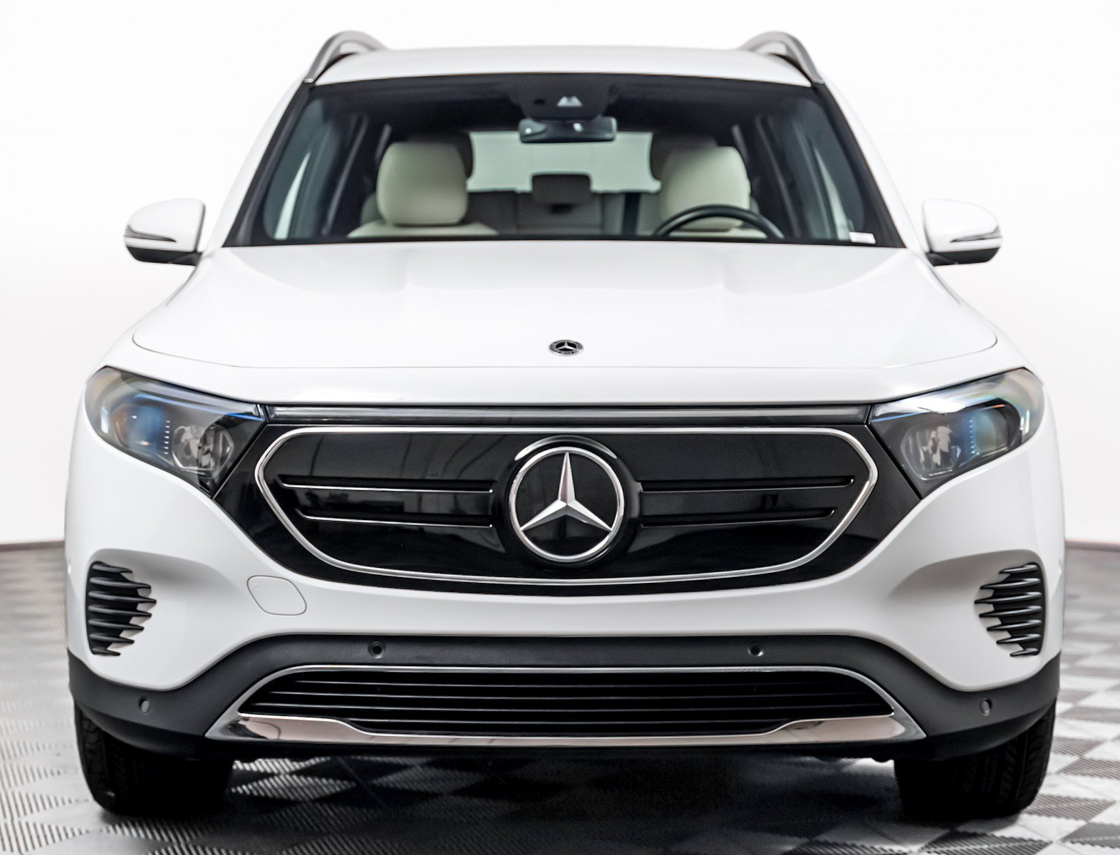 Certified 2023 Mercedes-Benz EQB 300 4MATIC w/ Exclusive Package image 10