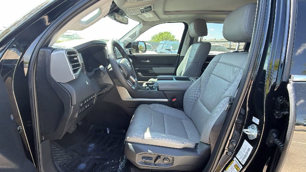 Used 2023 Toyota Tundra Limited image 16