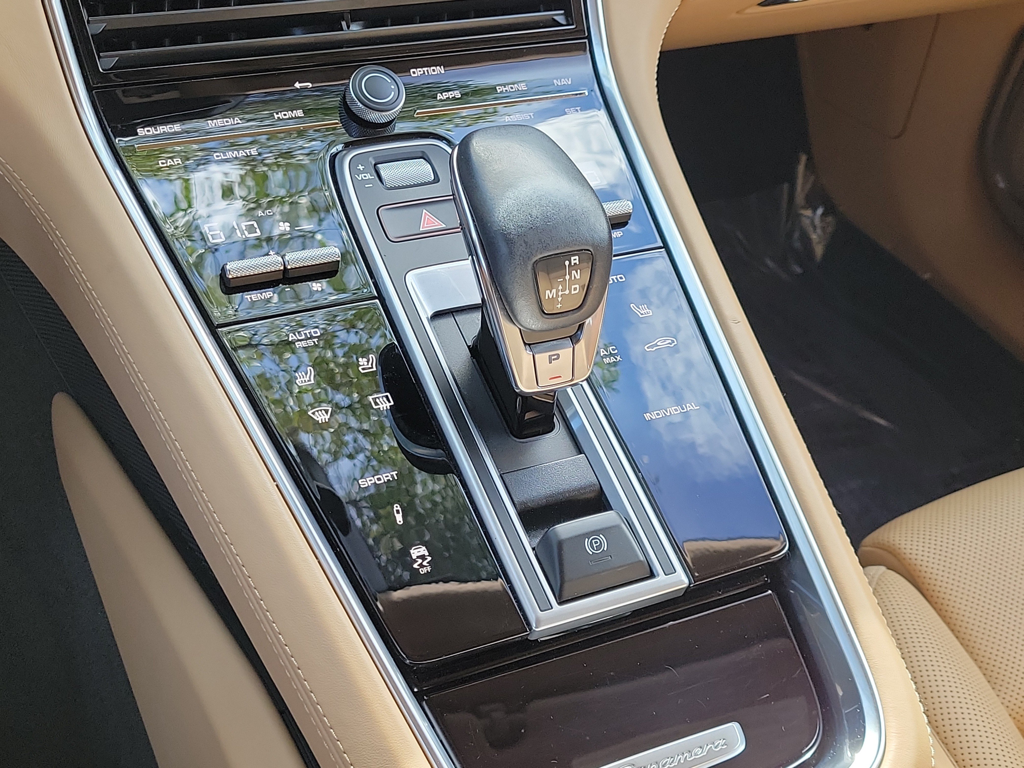 Used 2023 Porsche Panamera 4 AWD/4WD image 27