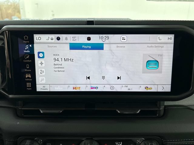 New 2025 Jeep Wrangler Unlimited Sahara AWD/4WD image 9