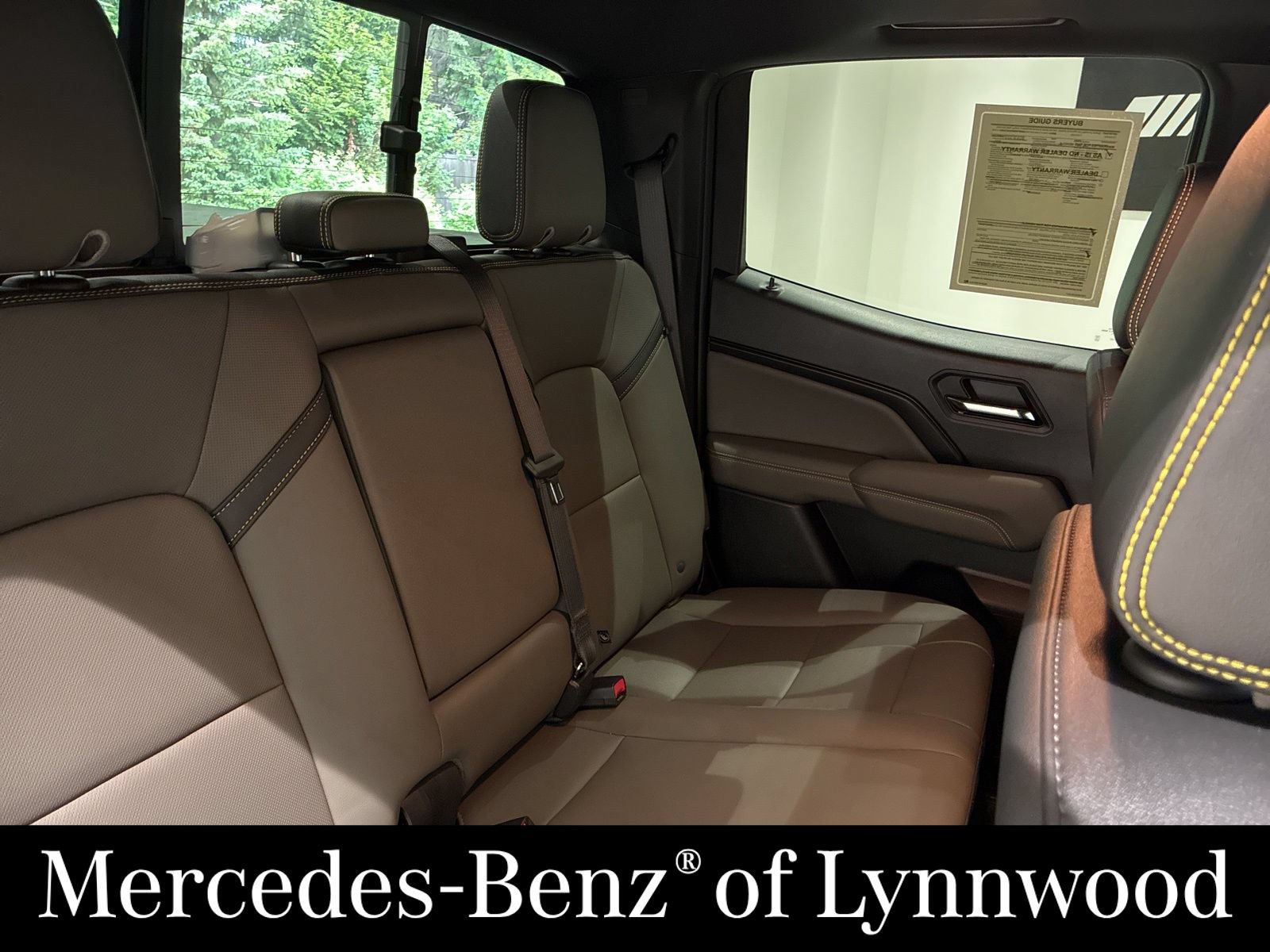 Used 2024 Chevrolet Colorado ZR2 w/ ZR2 Convenience Package III AWD/4WD image 32