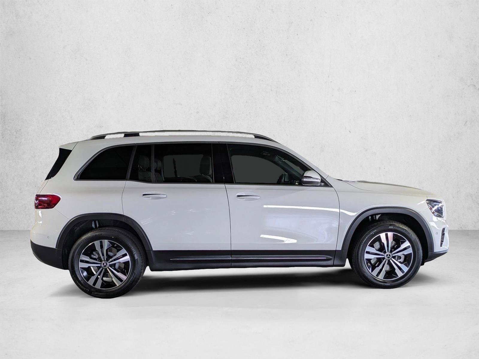 Certified 2025 Mercedes-Benz GLB 250 image 4