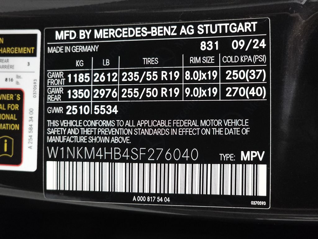 Used 2025 Mercedes-Benz GLC 300 4MATIC w/ AMG Line image 36