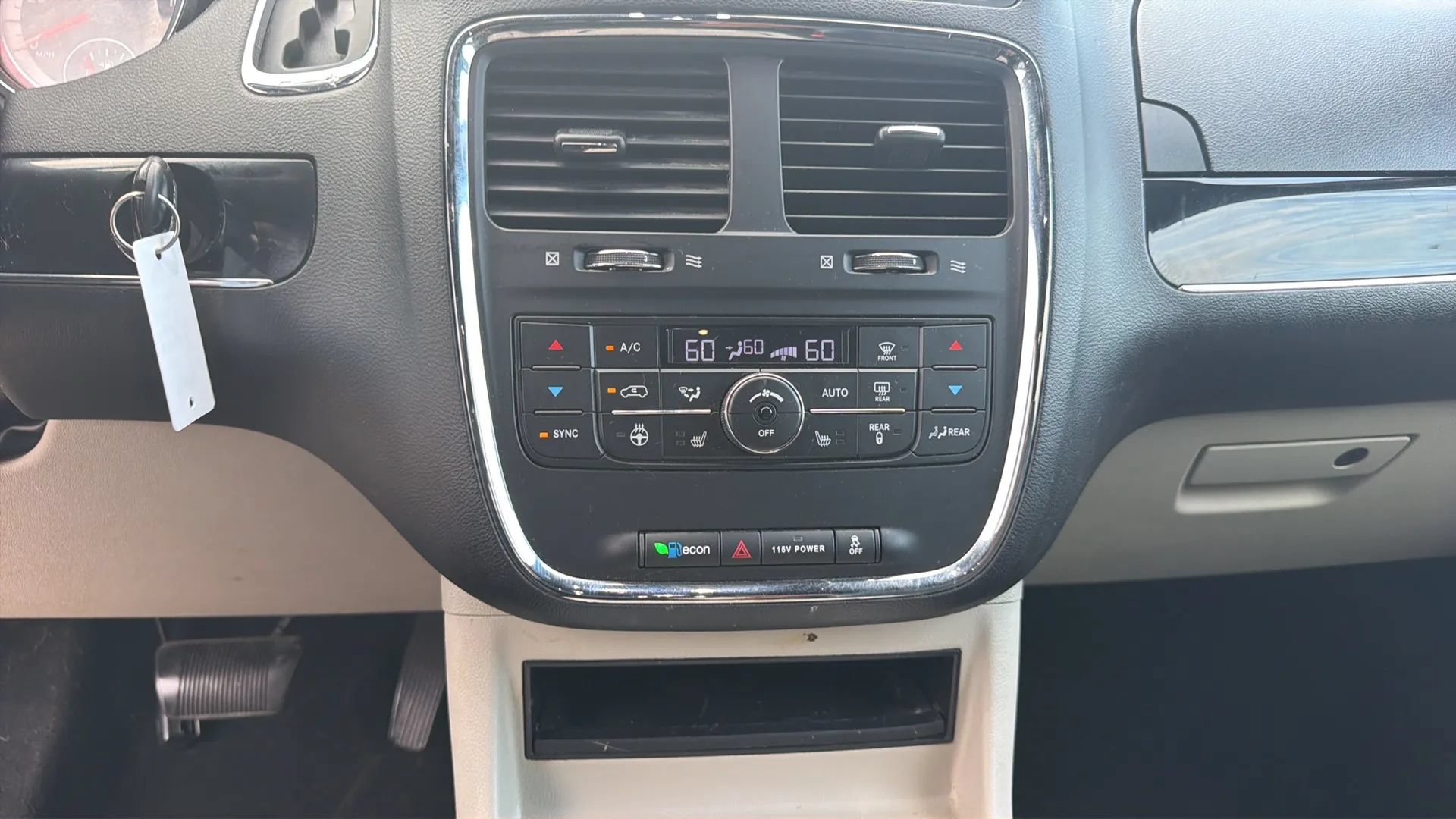 Used 2019 Dodge Grand Caravan SXT w/ Driver Convenience Group FWD image 94