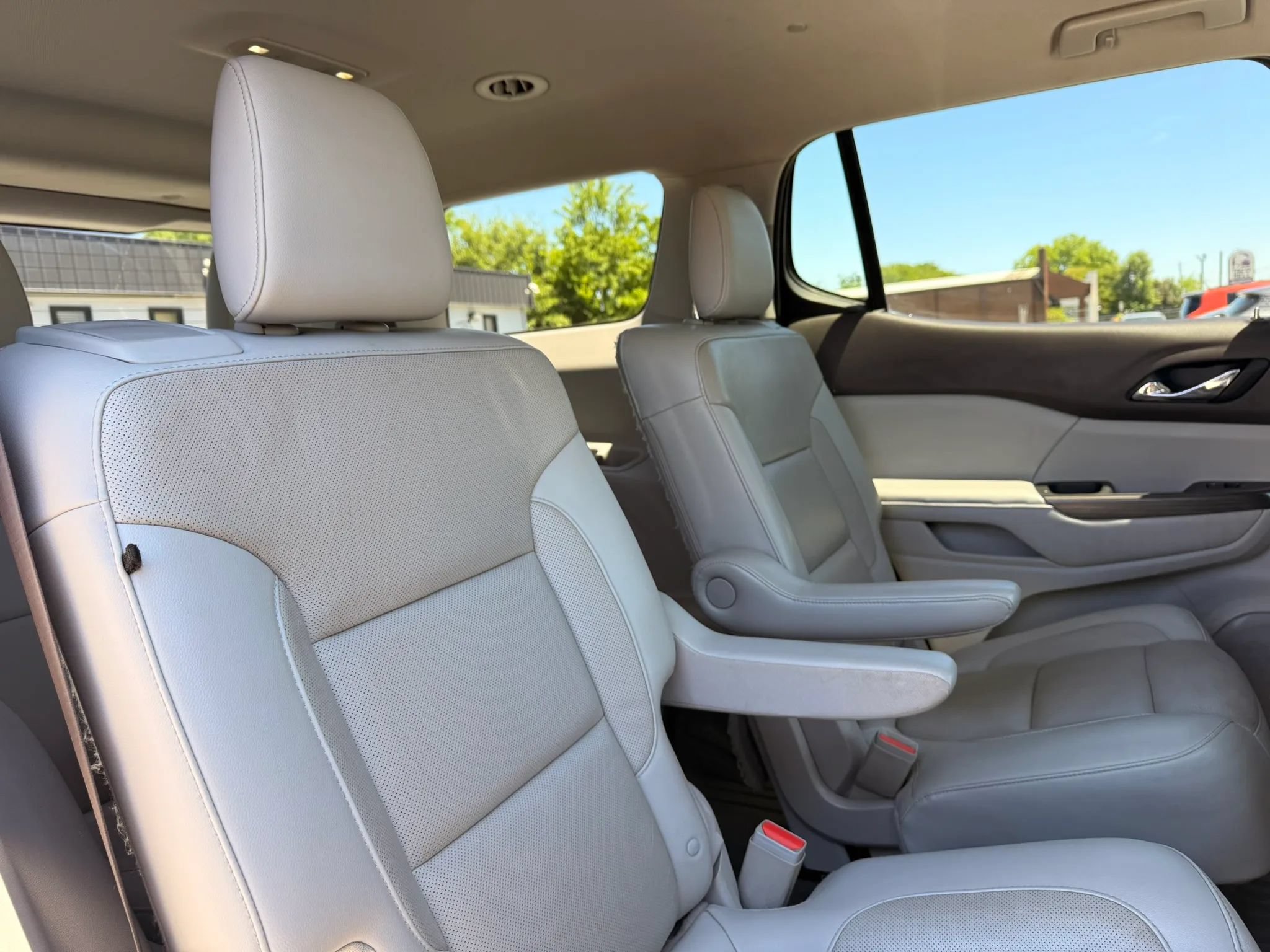 Used 2019 GMC Acadia SLT FWD image 33