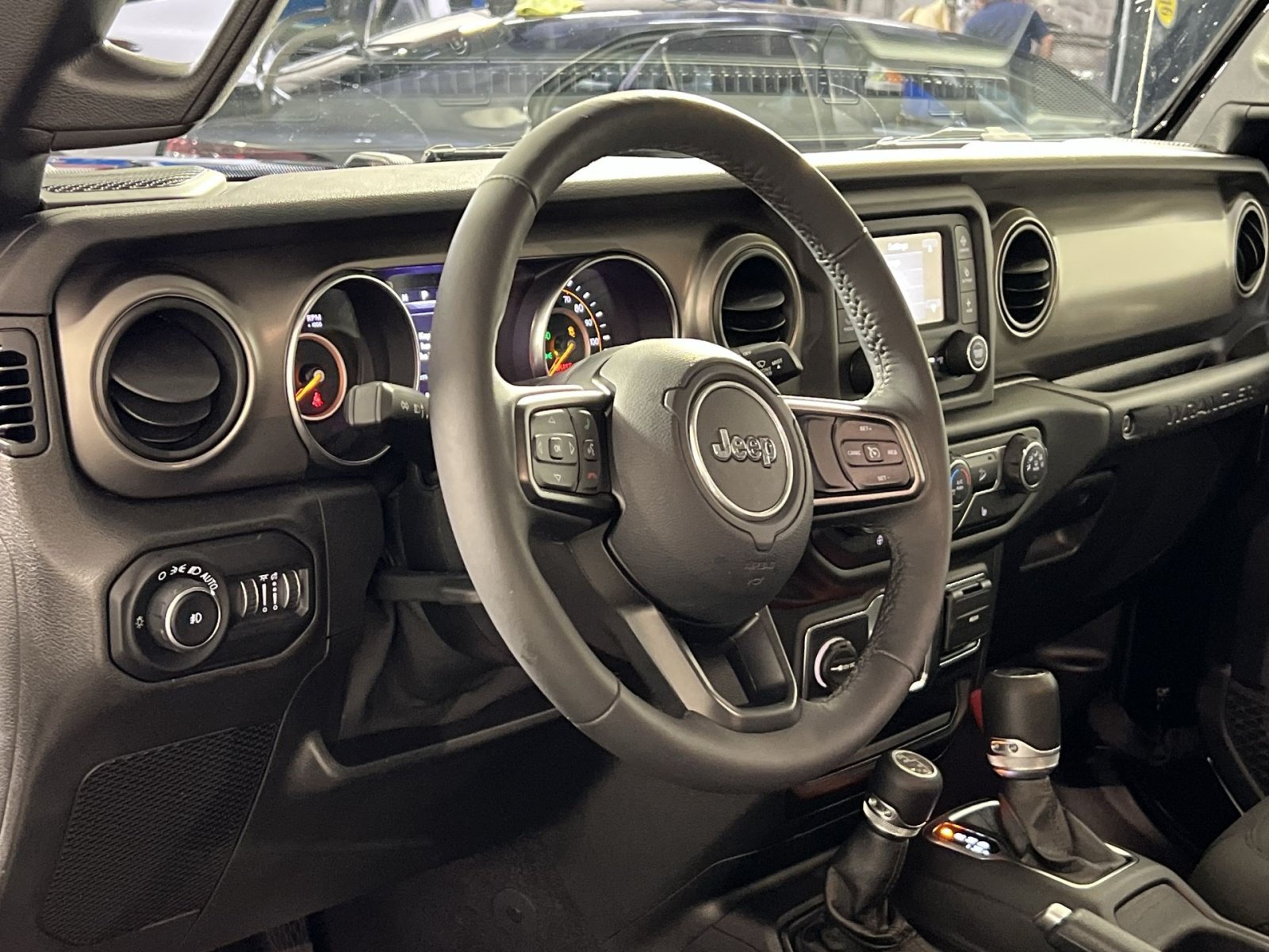 Used 2019 Jeep Wrangler Sport AWD/4WD image 16