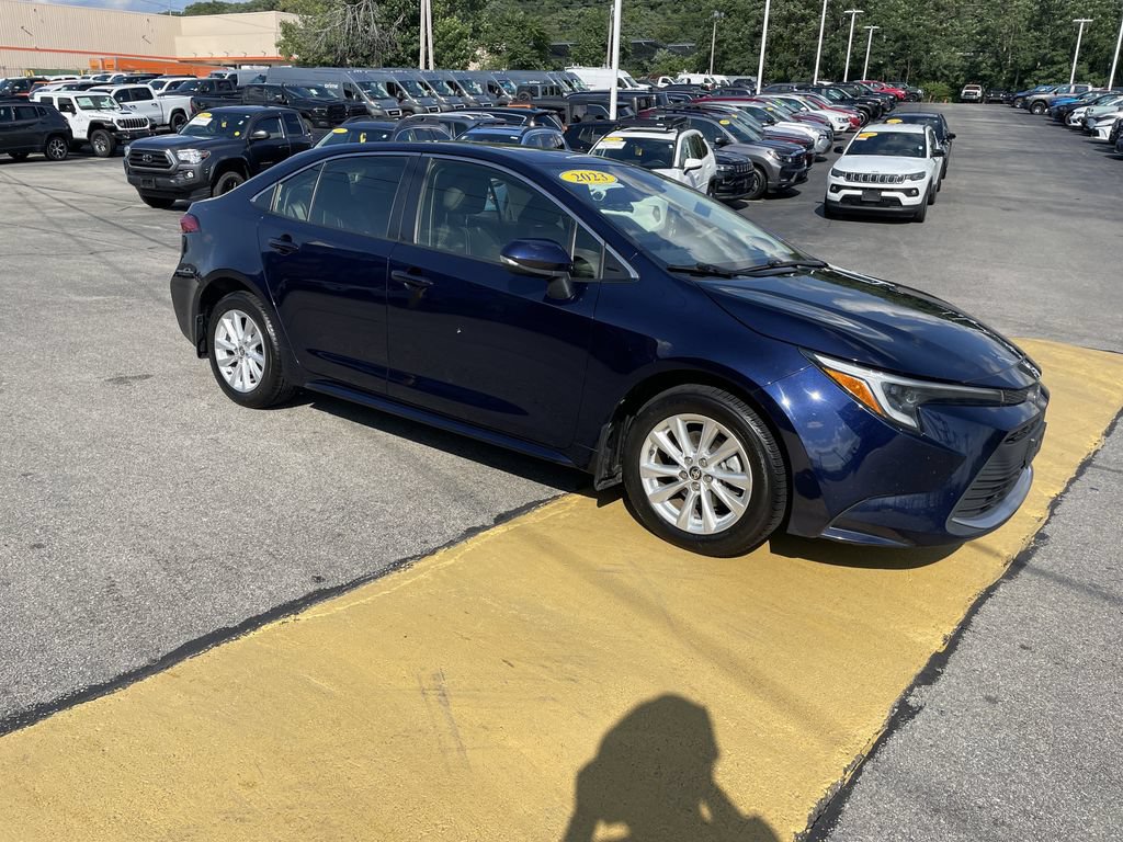 Used 2023 Toyota Corolla XLE FWD image 6