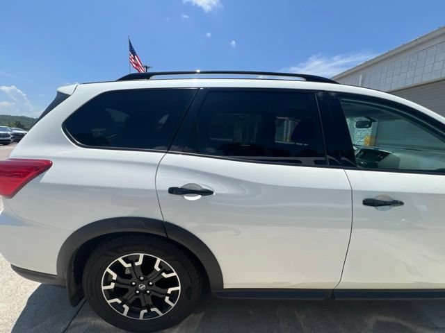Used 2019 Nissan Pathfinder SL FWD image 18