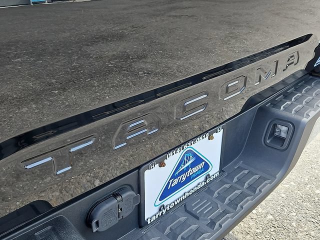 Used 2021 Toyota Tacoma SR5 AWD/4WD image 29