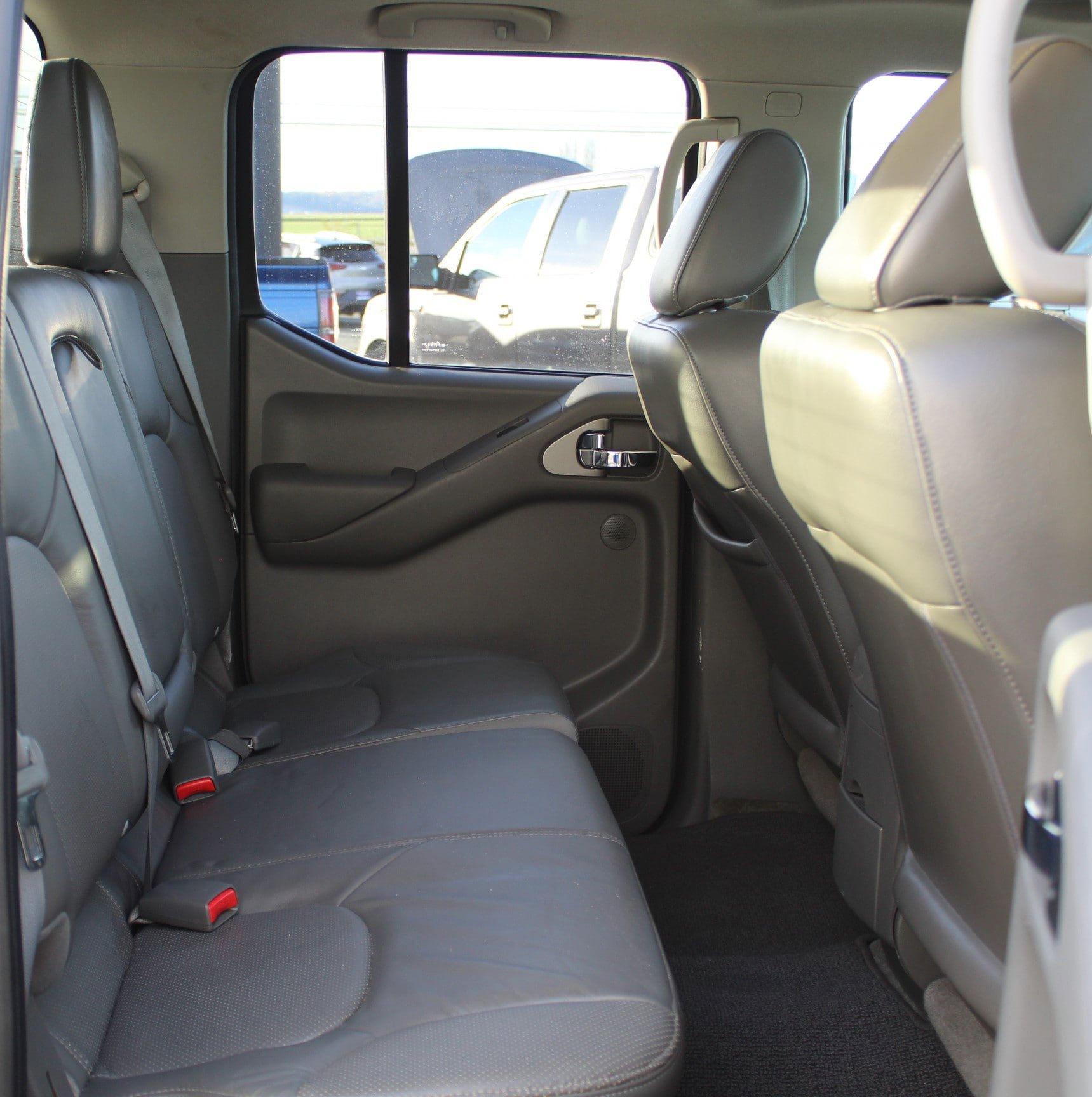 Used 2012 Nissan Frontier 4x4 Crew Cab Long Bed image 18