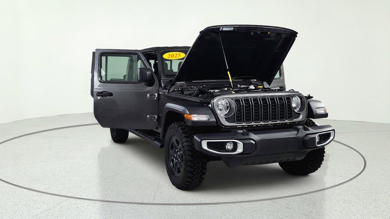 Used 2025 Jeep Gladiator Sport AWD/4WD image 9