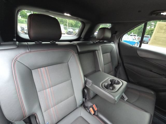 Used 2022 Chevrolet Equinox RS w/ LPO, Floor Liner Package FWD image 16