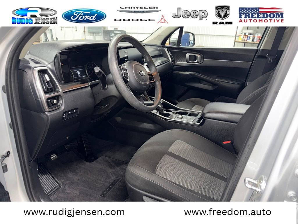 Used 2021 Kia Sorento LX FWD image 9