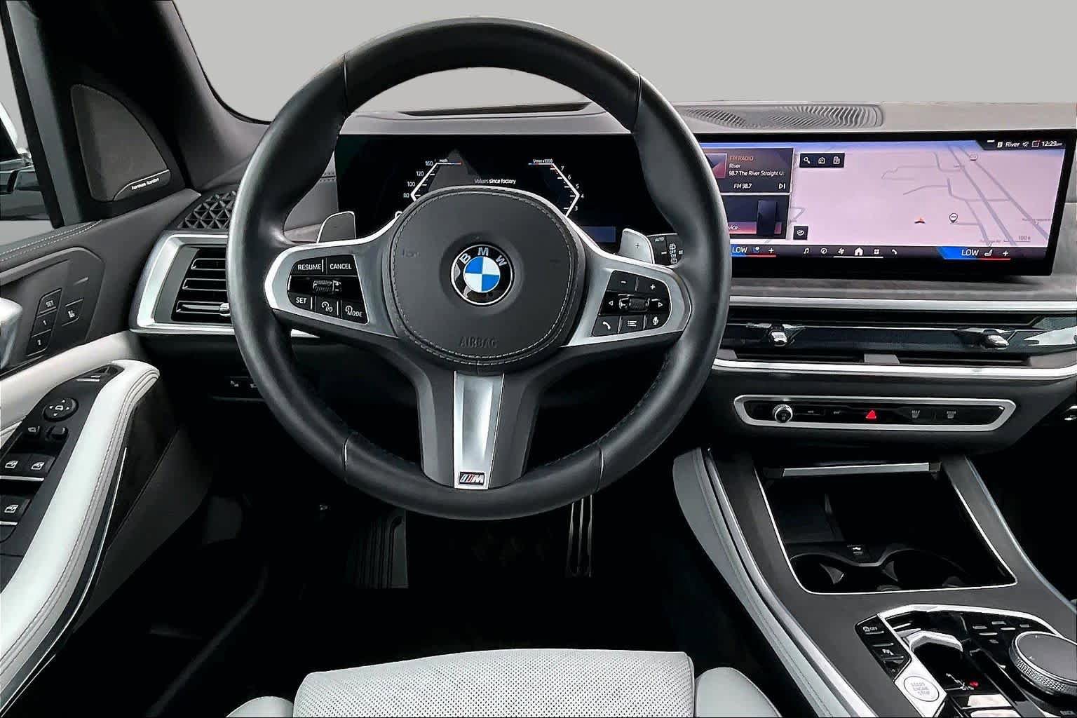 Certified 2025 BMW X5 xDrive40i w/ M Sport Package AWD/4WD image 6