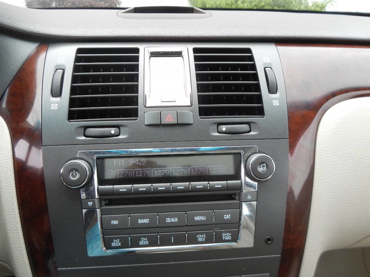 Used 2007 Cadillac DTS Luxury II FWD image 40