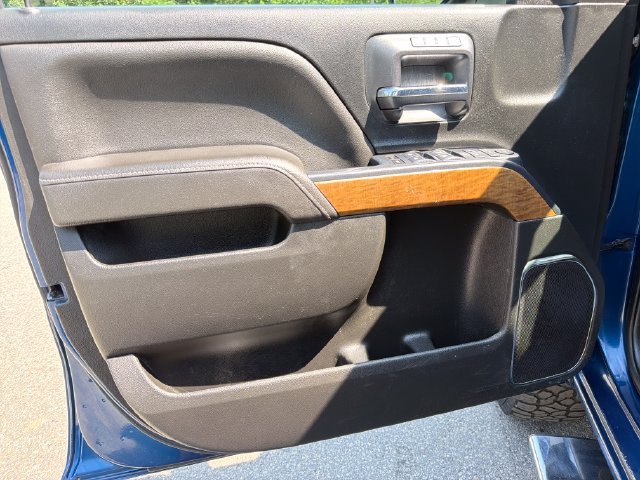 Used 2017 Chevrolet Silverado 2500 LTZ AWD/4WD image 12