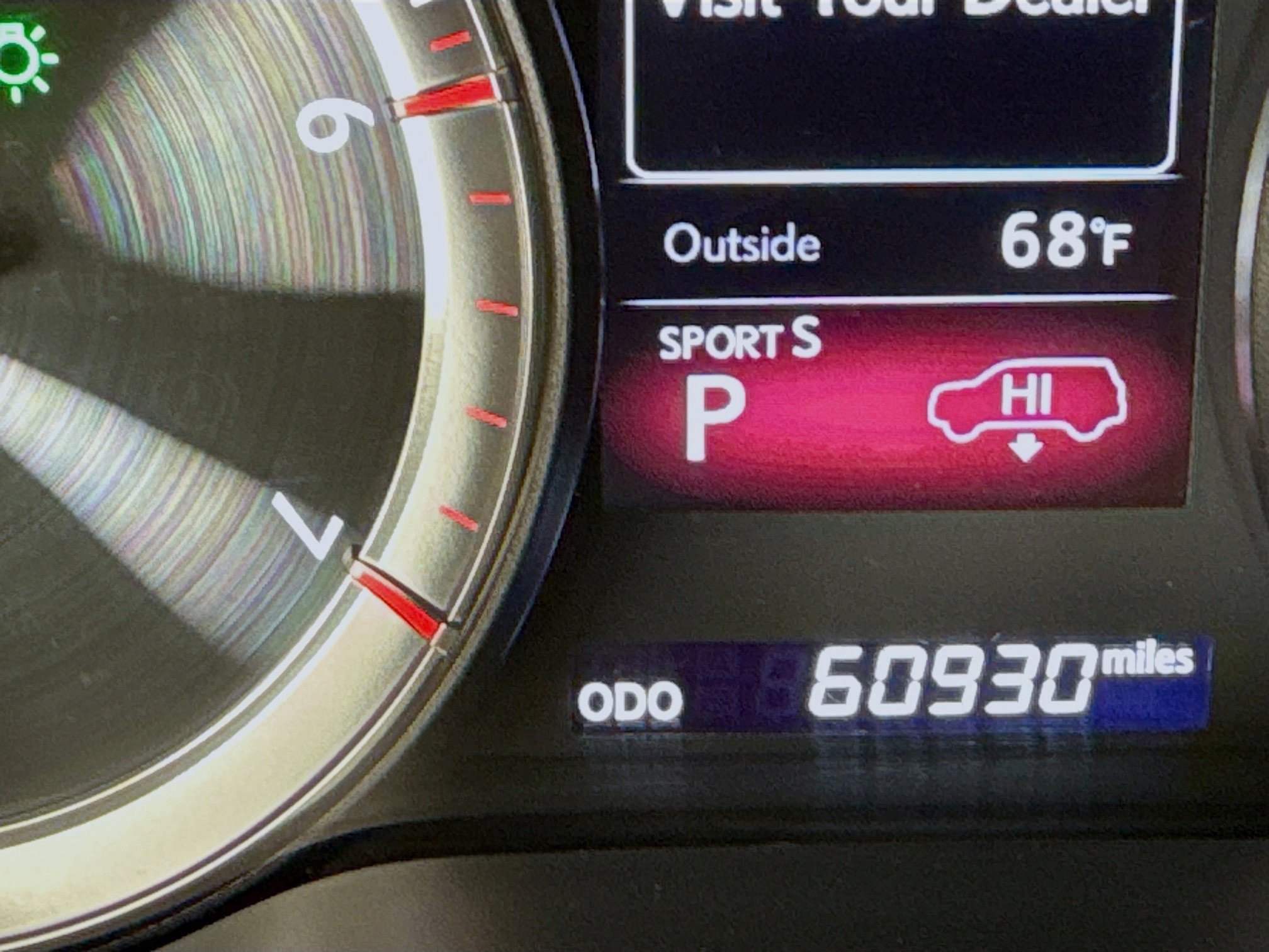 Used 2020 Lexus LX 570 4WD w/ 3rd Row & Luxury Pkg image 12