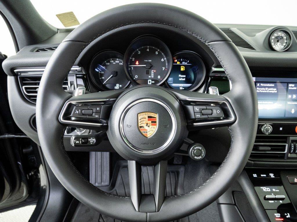 Used 2026 Porsche Macan AWD/4WD image 9