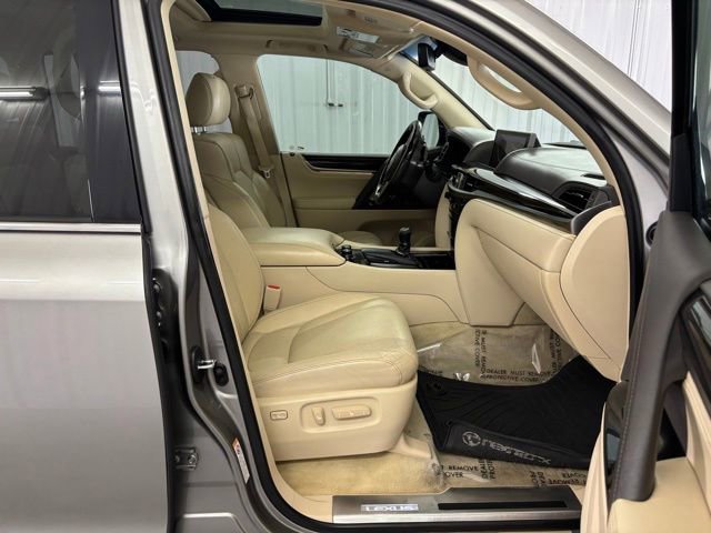 Used 2018 Lexus LX 570 4WD image 25
