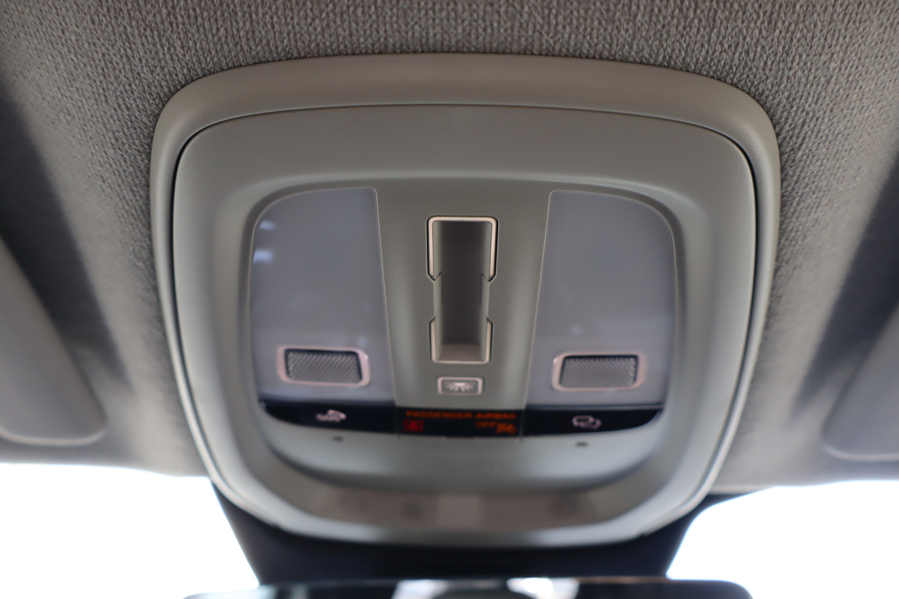 Used 2025 Volvo XC40 B5 Core image 29