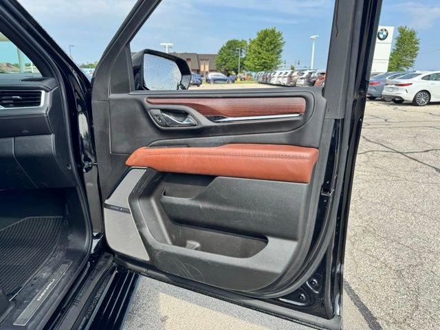Used 2024 GMC Yukon Denali Ultimate AWD/4WD image 8