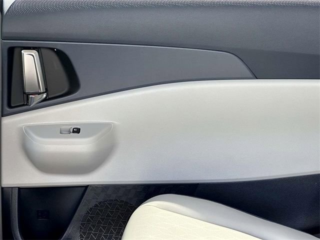 New 2025 Kia Carnival EX image 22