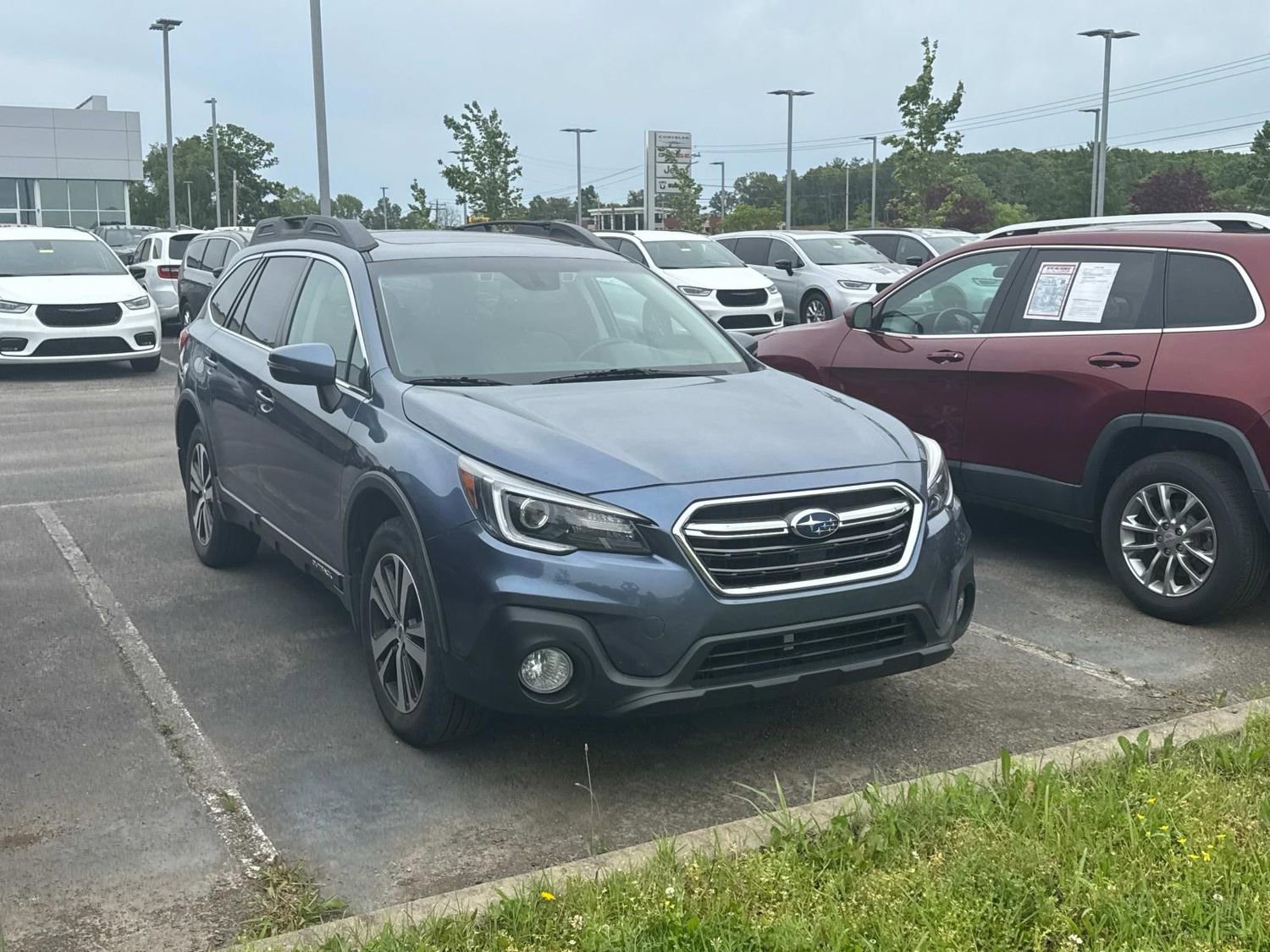 Used 2018 Subaru Outback 2.5i Limited AWD/4WD image 2