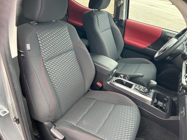 Used 2023 Toyota Tacoma SR5 AWD/4WD image 36
