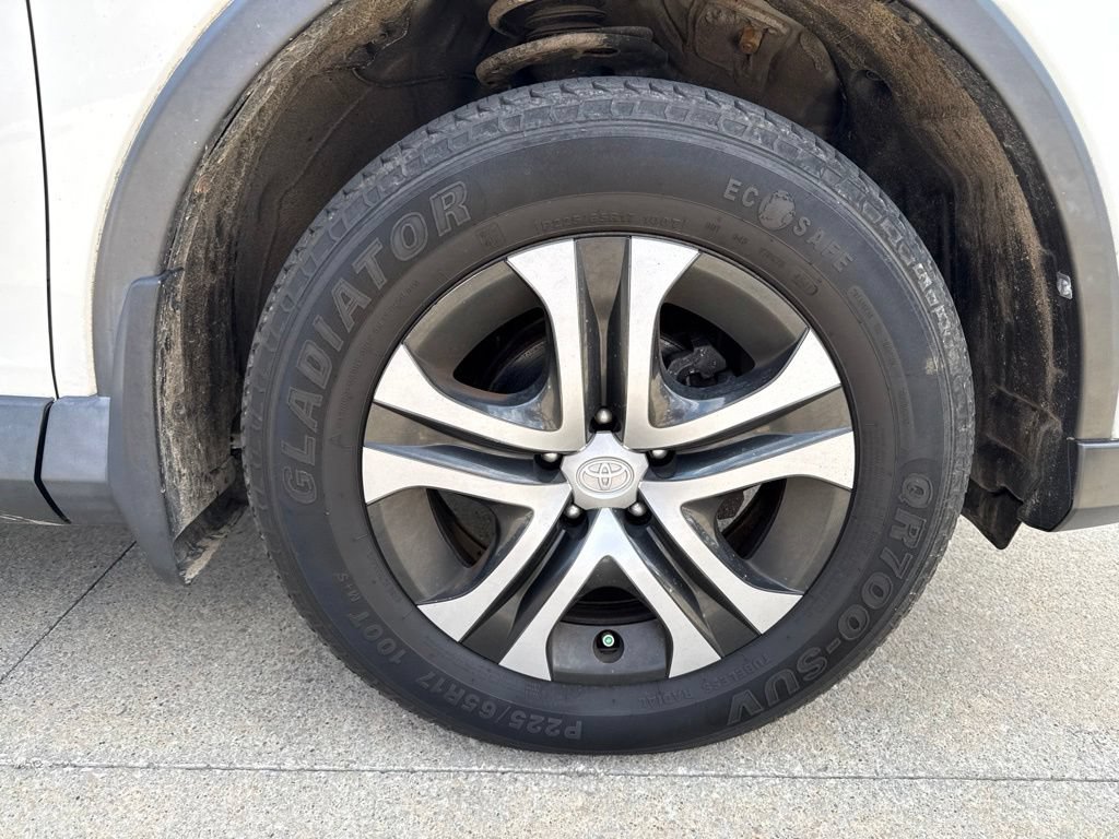 Used 2018 Toyota RAV4 LE w/ All Weather Liner Package AWD/4WD image 50