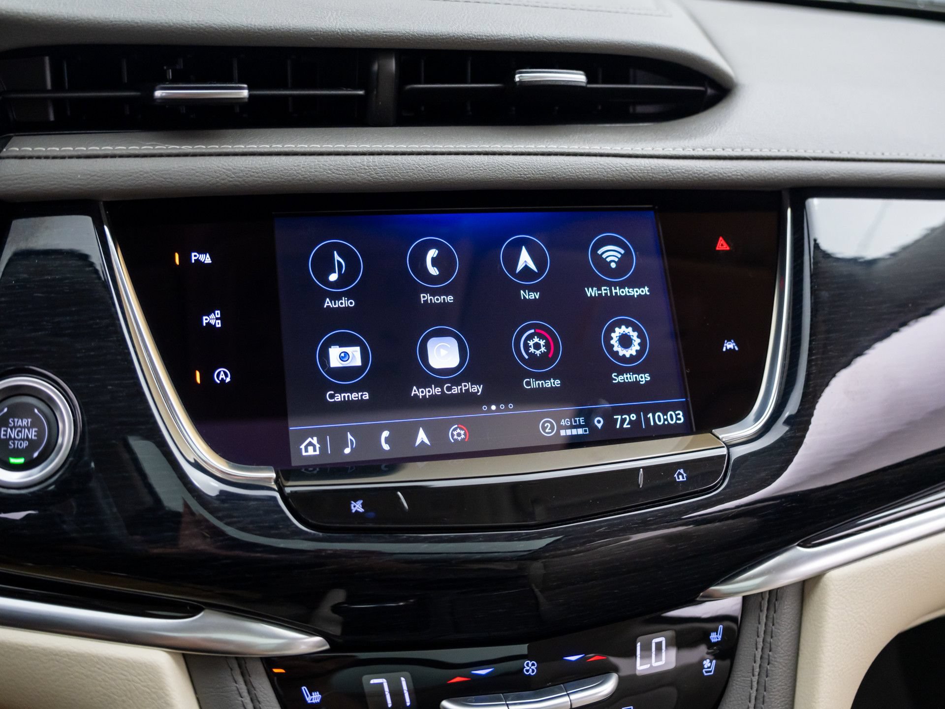 Used 2025 Cadillac XT6 Premium Luxury w/ Technology Package AWD/4WD image 32