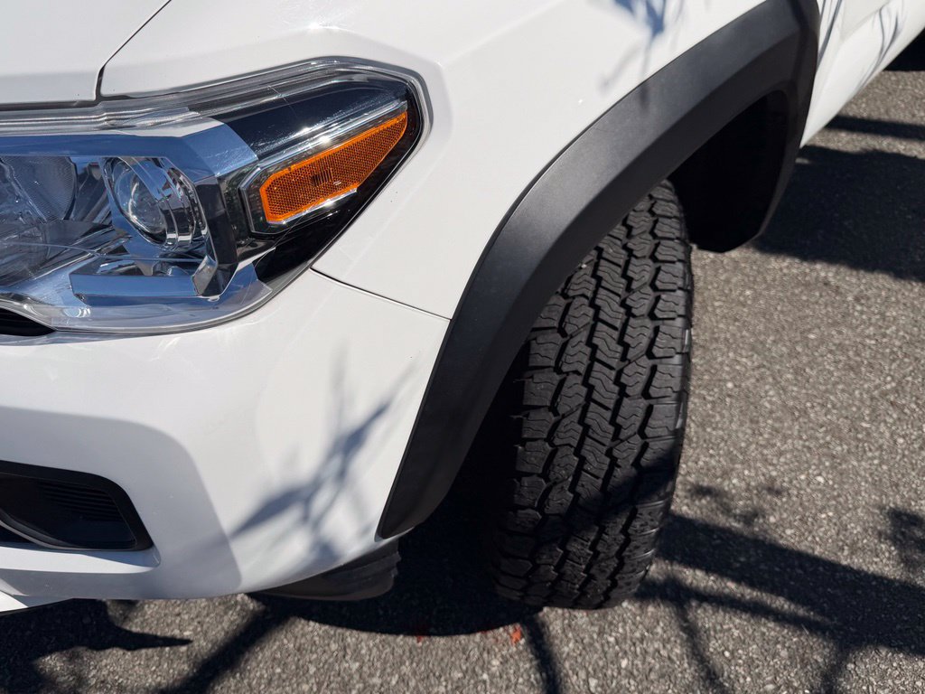 Certified 2022 Toyota Tacoma SR w/ SX Package AWD/4WD image 3