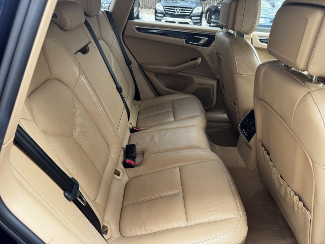 Used 2016 Porsche Macan S AWD/4WD image 32