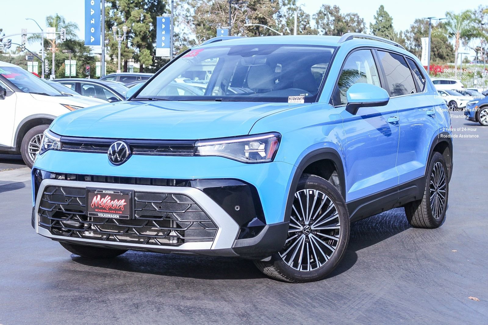 Used 2025 Volkswagen Taos SE FWD image 1