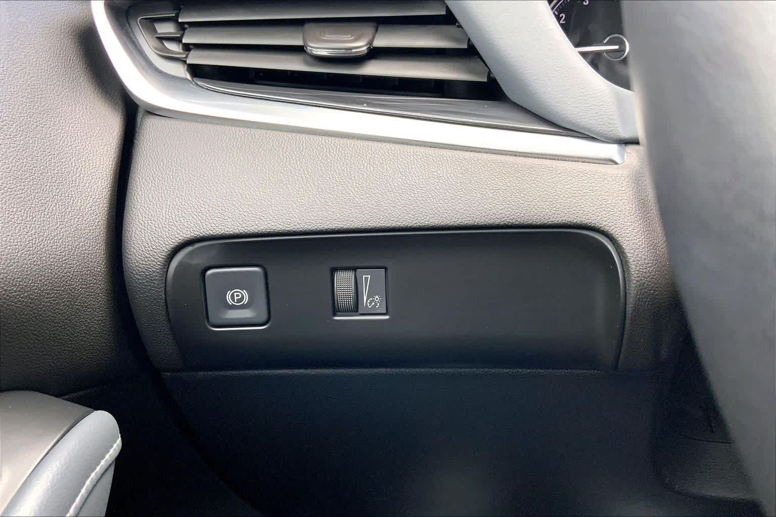 Certified 2022 Buick Enclave Essence w/ Sport Touring Edition FWD image 33