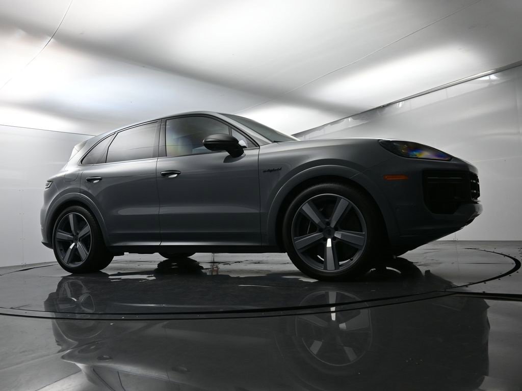 Used 2025 Porsche Cayenne Turbo image 58