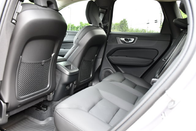 New 2026 Volvo XC60 B5 Plus w/ Protection Package Premier AWD/4WD image 18