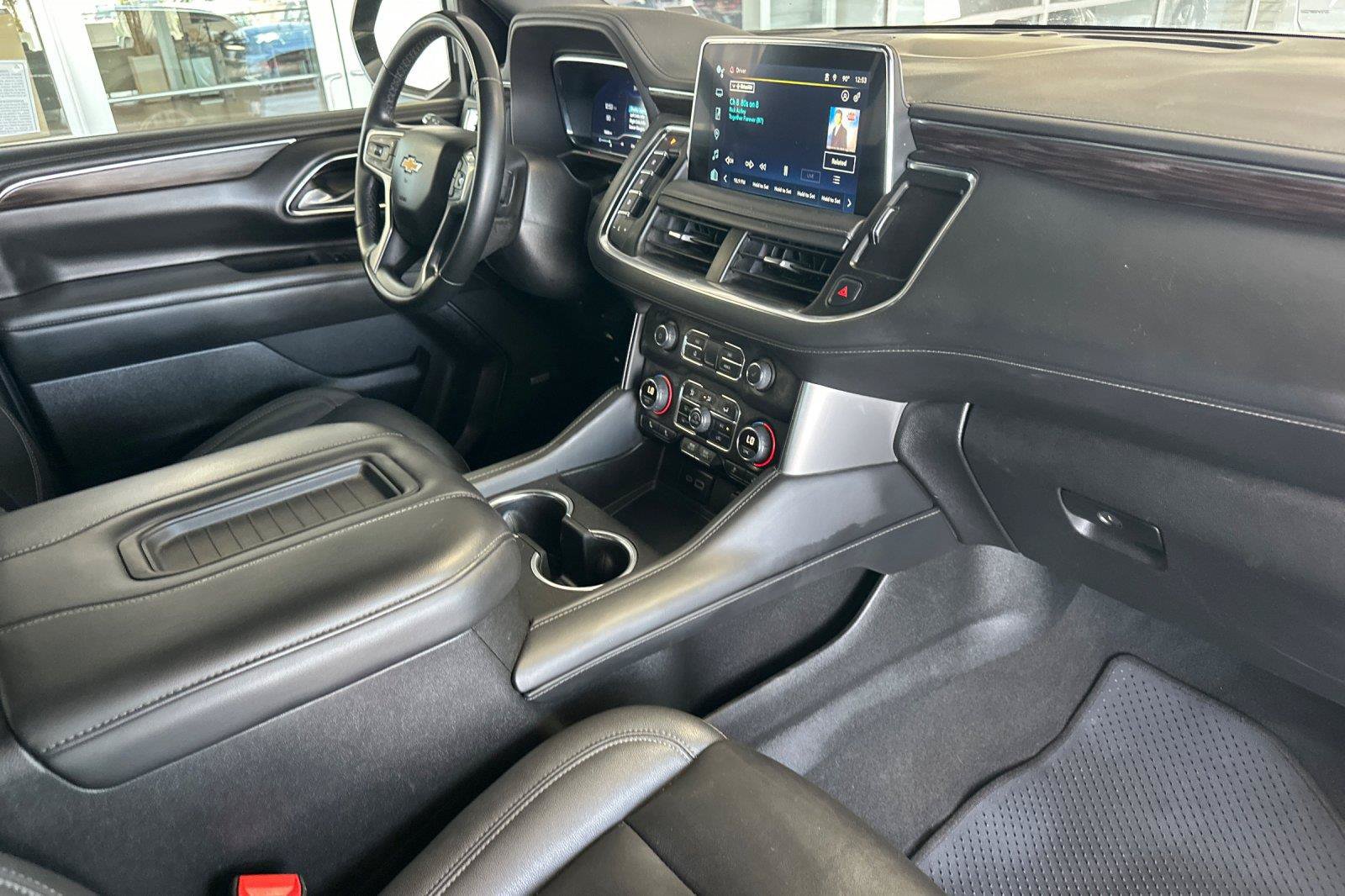 Used 2024 Chevrolet Suburban LT AWD/4WD image 16