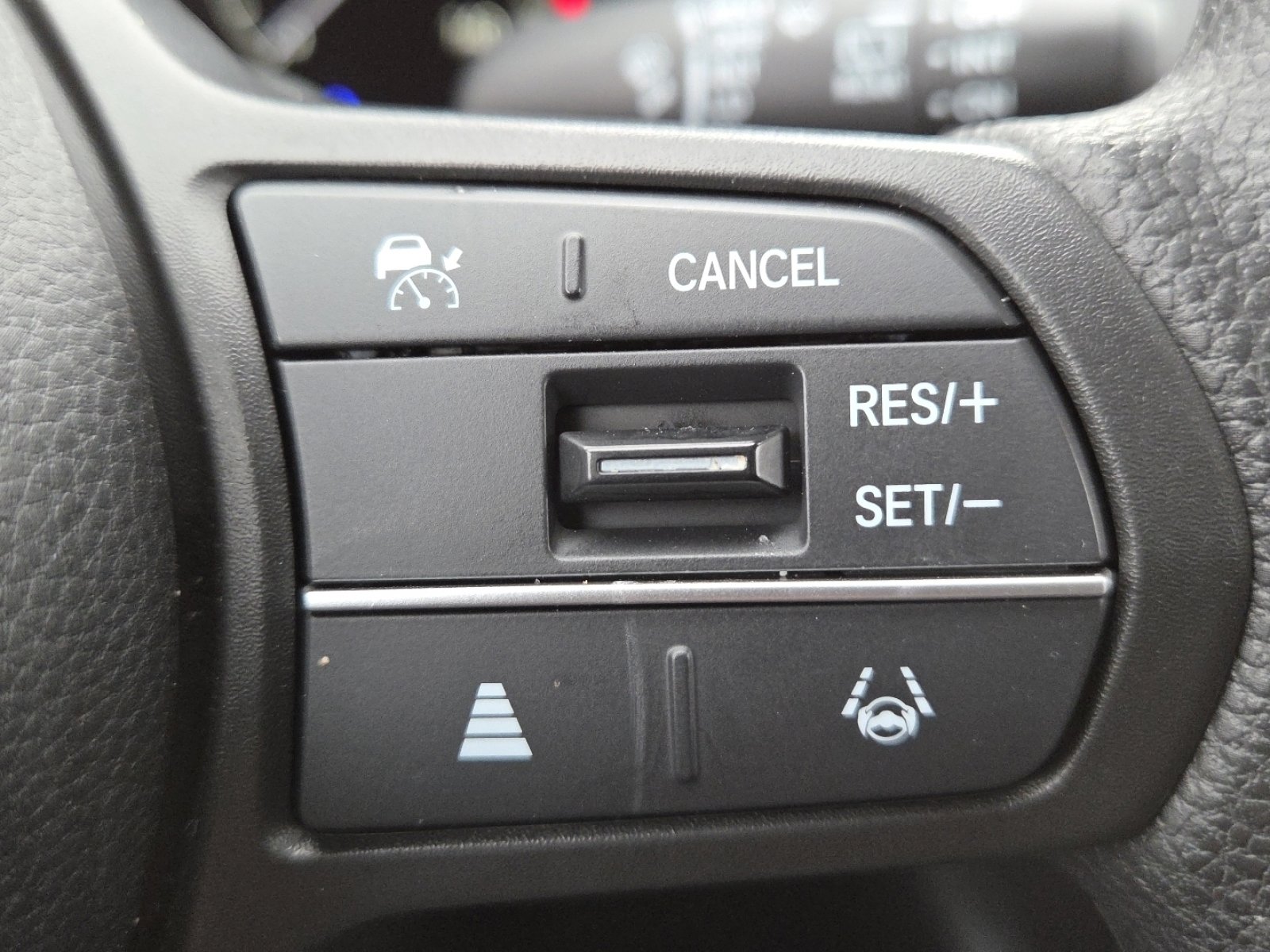 Used 2023 Honda HR-V LX image 5