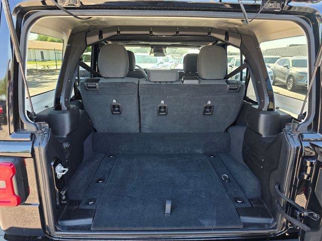 Used 2025 Jeep Wrangler Sahara AWD/4WD image 15