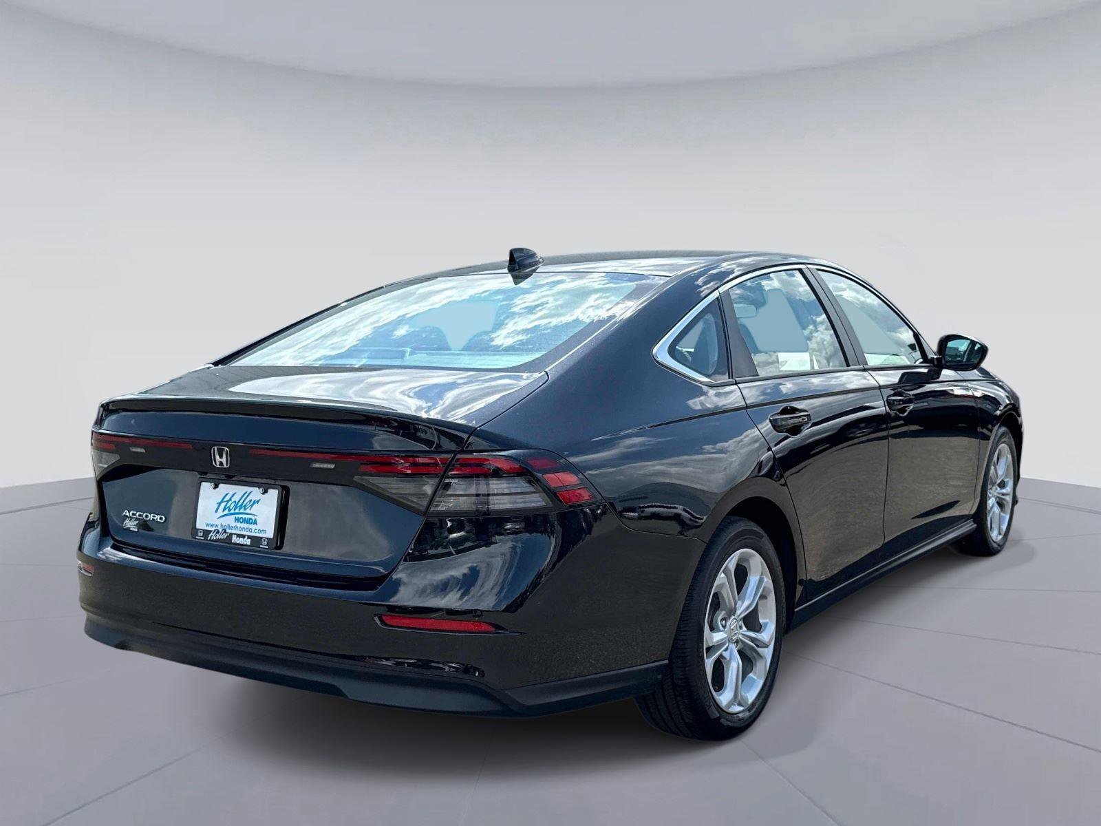 Certified 2024 Honda Accord LX image 4
